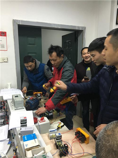 初級電工培訓(xùn)視頻教程