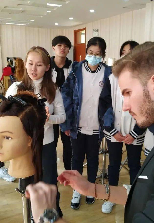 人物形象設(shè)計(jì)專業(yè)學(xué)校有哪些-圖1