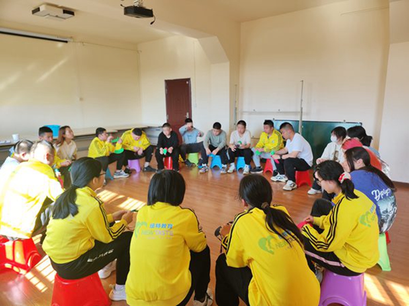武漢紐特青少年心理素質(zhì)輔導課程致力于協(xié)助解決青少年的網(wǎng)癮-圖2