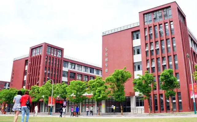 安徽新華學院(中專部)有什么專業？學費多少？2025年最新招生簡章-圖1