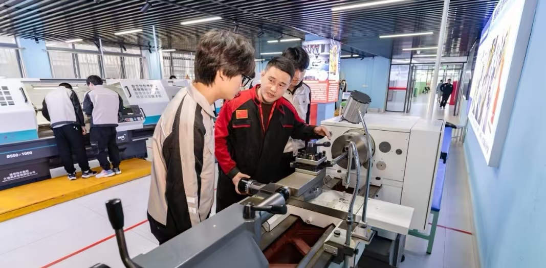 2025年安徽省宿州市中考未能考上高中，還有機會上本科嗎---合肥工貿(mào)高級技工學校｜專業(yè)介紹+最新招生簡章-圖1